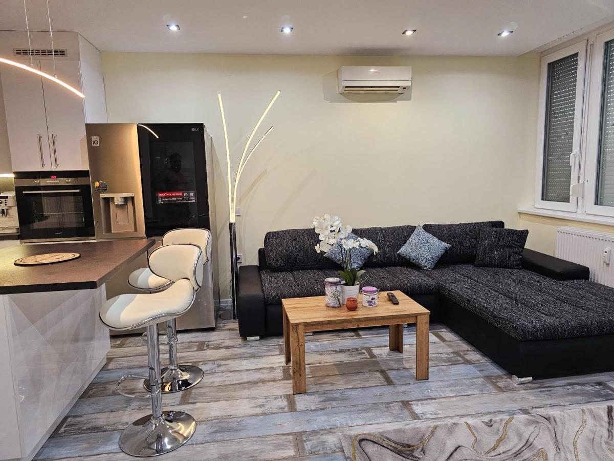 Urban Loft Apartment Salgotarjan Exterior photo