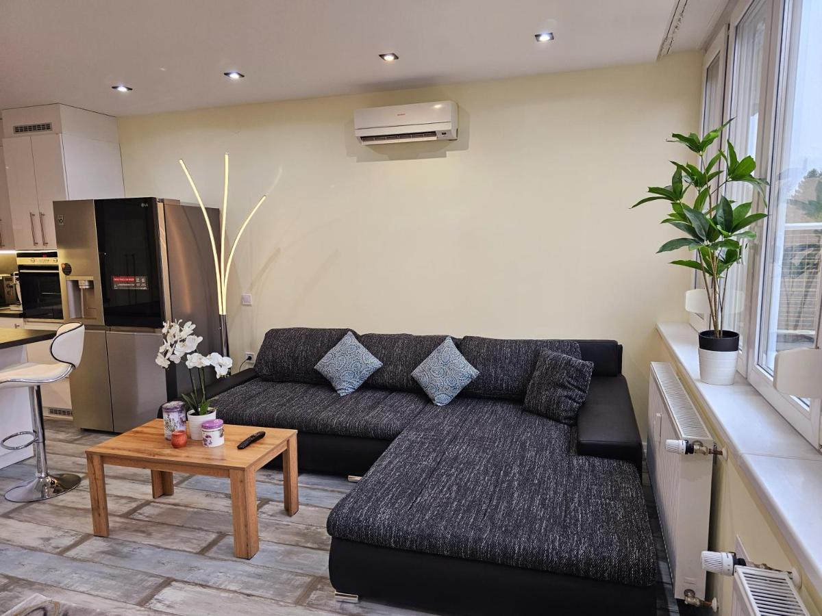 Urban Loft Apartment Salgotarjan Exterior photo